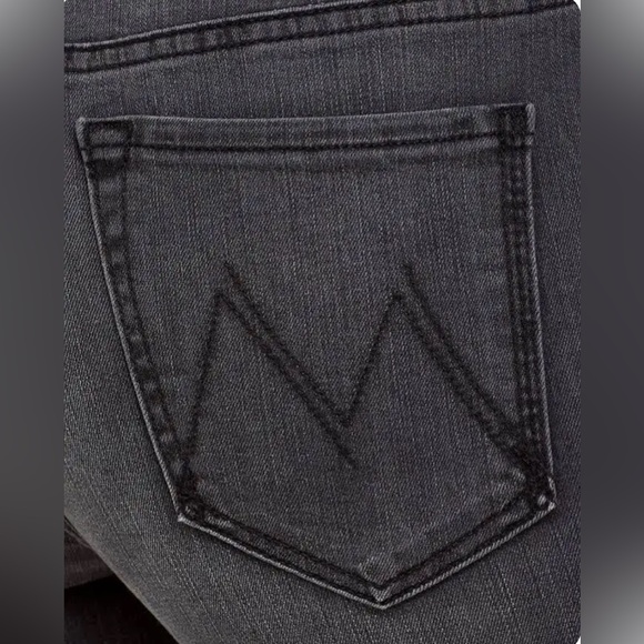 MOTHER Sz 24 High Waisted Looker Ankle Fray in Lighting Up Lantern Black Denim - Picture 3 of 12